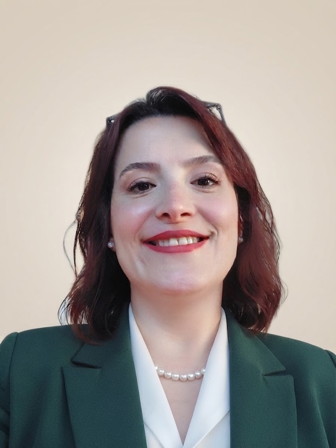 Aslı Şen — Sosyal Bilimler & Tarih Öğretmeni